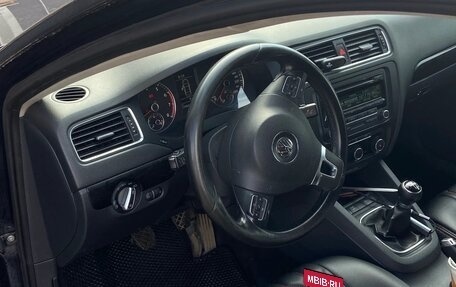 Volkswagen Jetta VI, 2011 год, 650 000 рублей, 10 фотография
