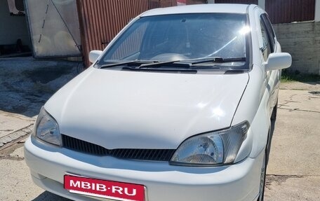 Toyota Platz, 2001 год, 310 000 рублей, 2 фотография