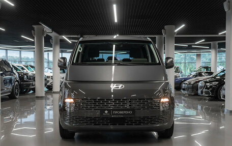 Hyundai Staria, 2024 год, 6 350 000 рублей, 3 фотография