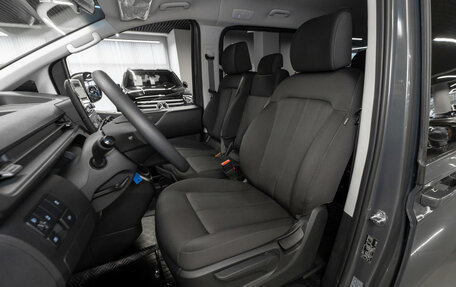 Hyundai Staria, 2024 год, 6 350 000 рублей, 9 фотография