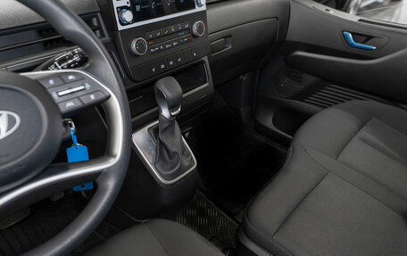 Hyundai Staria, 2024 год, 6 350 000 рублей, 17 фотография