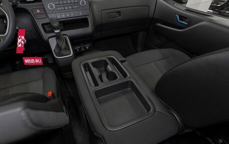 Hyundai Staria, 2024 год, 6 350 000 рублей, 15 фотография