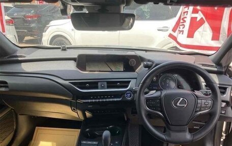 Lexus UX I, 2022 год, 2 060 000 рублей, 8 фотография