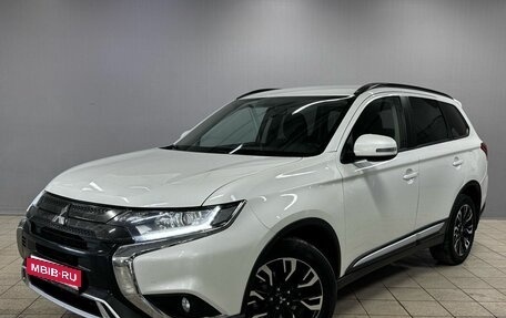 Mitsubishi Outlander III рестайлинг 3, 2021 год, 1 880 000 рублей, 1 фотография