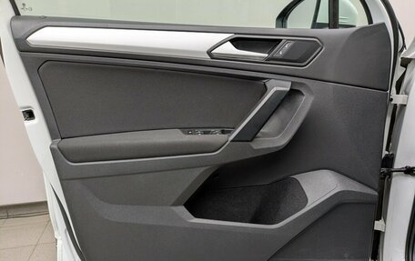 Volkswagen Tiguan II, 2018 год, 2 565 000 рублей, 13 фотография