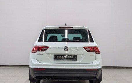Volkswagen Tiguan II, 2018 год, 2 565 000 рублей, 28 фотография