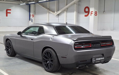 Dodge Challenger III рестайлинг 2, 2020 год, 3 900 000 рублей, 7 фотография