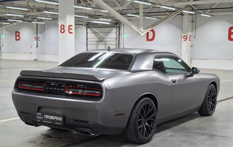 Dodge Challenger III рестайлинг 2, 2020 год, 3 900 000 рублей, 5 фотография
