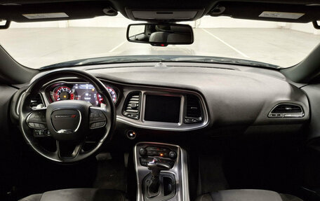 Dodge Challenger III рестайлинг 2, 2020 год, 3 900 000 рублей, 14 фотография