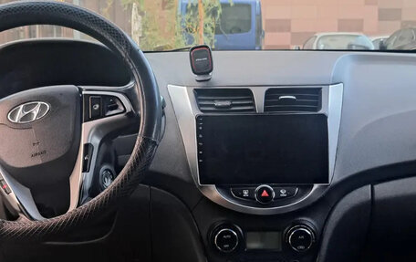 Hyundai Solaris II рестайлинг, 2012 год, 430 000 рублей, 9 фотография