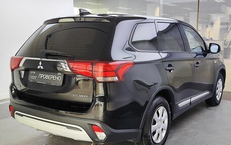 Mitsubishi Outlander III рестайлинг 3, 2018 год, 1 770 000 рублей, 5 фотография