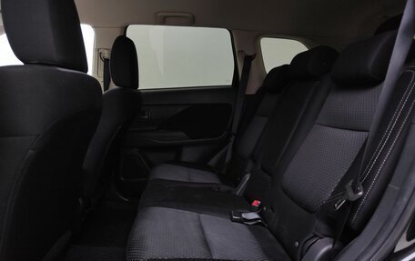 Mitsubishi Outlander III рестайлинг 3, 2018 год, 1 770 000 рублей, 12 фотография