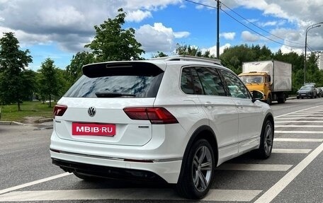 Volkswagen Tiguan II, 2018 год, 3 200 000 рублей, 6 фотография