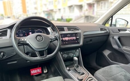 Volkswagen Tiguan II, 2018 год, 3 200 000 рублей, 14 фотография