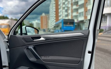 Volkswagen Tiguan II, 2018 год, 3 200 000 рублей, 18 фотография