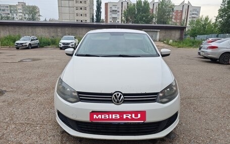 Volkswagen Polo VI (EU Market), 2013 год, 825 000 рублей, 2 фотография