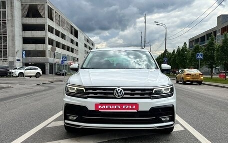 Volkswagen Tiguan II, 2018 год, 3 200 000 рублей, 26 фотография