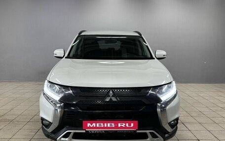 Mitsubishi Outlander III рестайлинг 3, 2021 год, 1 880 000 рублей, 2 фотография