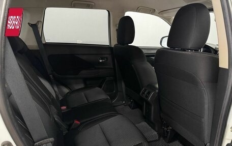 Mitsubishi Outlander III рестайлинг 3, 2021 год, 1 880 000 рублей, 12 фотография