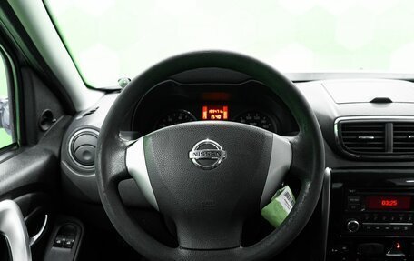 Nissan Terrano III, 2015 год, 900 000 рублей, 14 фотография