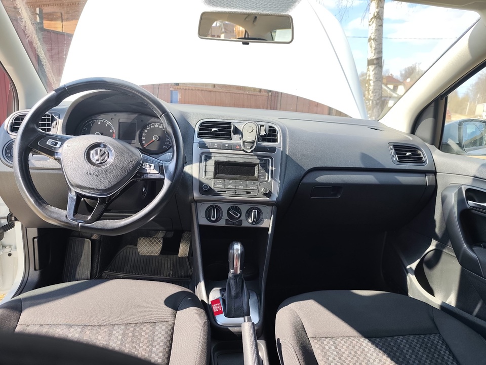Volkswagen Polo V рестайлинг, 2019 год, 1 115 000 рублей, 6 фотография