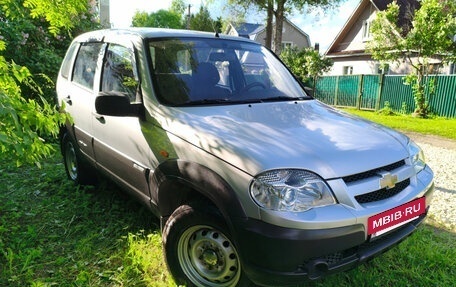 Chevrolet Niva I рестайлинг, 2010 год, 370 000 рублей, 2 фотография