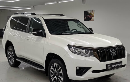 Toyota Land Cruiser Prado 150 рестайлинг 2, 2022 год, 7 100 000 рублей, 3 фотография