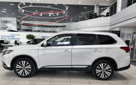 Mitsubishi Outlander III рестайлинг 3, 2020 год, 2 699 000 рублей, 8 фотография
