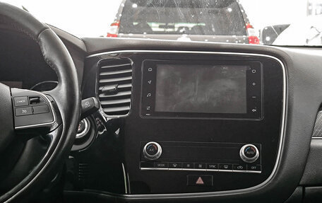 Mitsubishi Outlander III рестайлинг 3, 2020 год, 2 699 000 рублей, 15 фотография