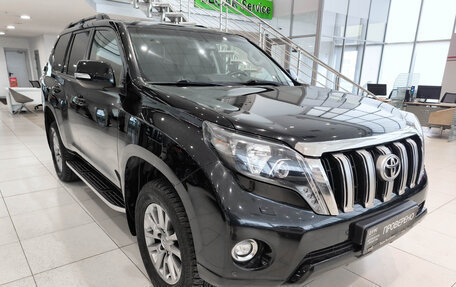 Toyota Land Cruiser Prado 150 рестайлинг 2, 2017 год, 4 150 000 рублей, 3 фотография