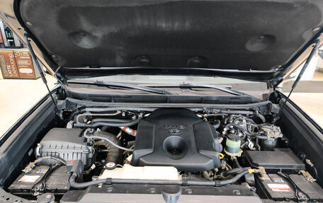 Toyota Land Cruiser Prado 150 рестайлинг 2, 2017 год, 4 150 000 рублей, 9 фотография