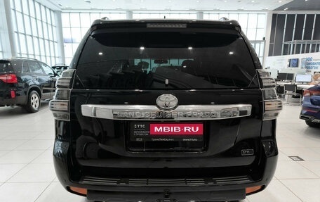 Toyota Land Cruiser Prado 150 рестайлинг 2, 2017 год, 4 150 000 рублей, 6 фотография
