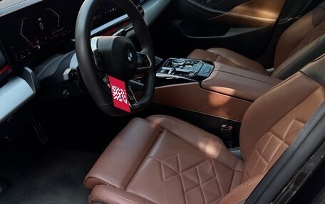 BMW 5 серия, 2024 год, 7 950 000 рублей, 21 фотография