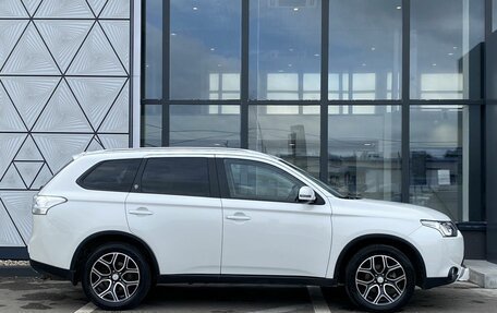 Mitsubishi Outlander III рестайлинг 3, 2014 год, 1 789 000 рублей, 4 фотография
