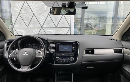 Mitsubishi Outlander III рестайлинг 3, 2014 год, 1 789 000 рублей, 11 фотография