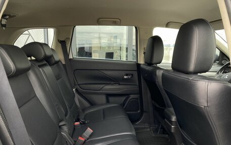 Mitsubishi Outlander III рестайлинг 3, 2014 год, 1 789 000 рублей, 25 фотография