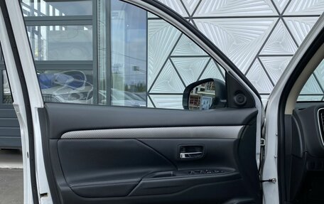 Mitsubishi Outlander III рестайлинг 3, 2014 год, 1 789 000 рублей, 19 фотография