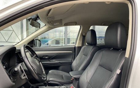 Mitsubishi Outlander III рестайлинг 3, 2014 год, 1 789 000 рублей, 22 фотография