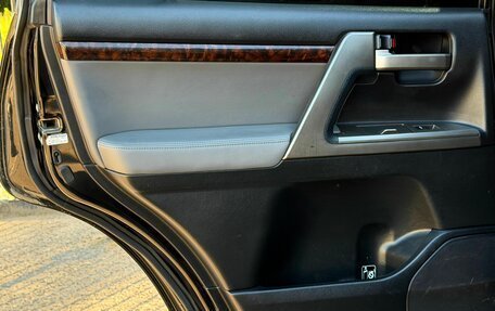 Toyota Land Cruiser 200, 2008 год, 2 049 000 рублей, 21 фотография