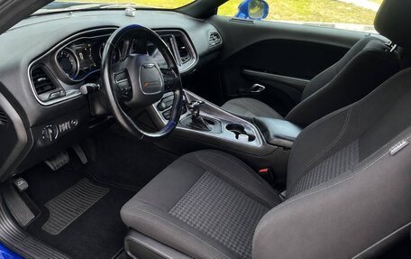 Dodge Challenger III рестайлинг 2, 2019 год, 3 850 000 рублей, 10 фотография