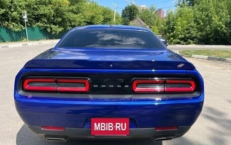 Dodge Challenger III рестайлинг 2, 2019 год, 3 850 000 рублей, 8 фотография