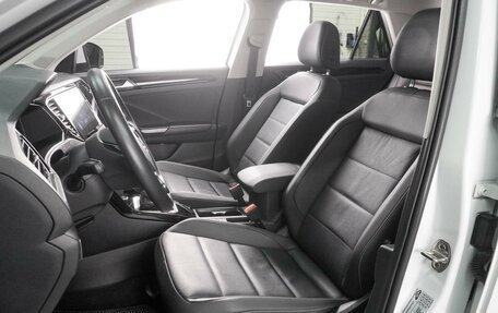 Volkswagen T-Roc I, 2020 год, 2 585 000 рублей, 10 фотография