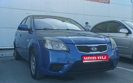 KIA Rio II, 2010 год, 385 000 рублей, 1 фотография