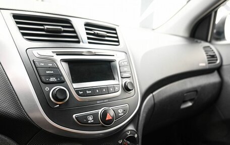 Hyundai Solaris II рестайлинг, 2015 год, 899 900 рублей, 14 фотография