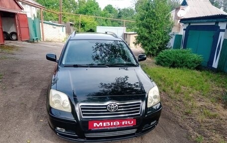 Toyota Avensis III рестайлинг, 2005 год, 650 000 рублей, 2 фотография