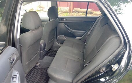 Toyota Avensis III рестайлинг, 2005 год, 650 000 рублей, 7 фотография