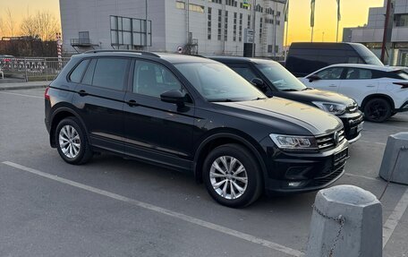 Volkswagen Tiguan II, 2019 год, 1 899 000 рублей, 2 фотография