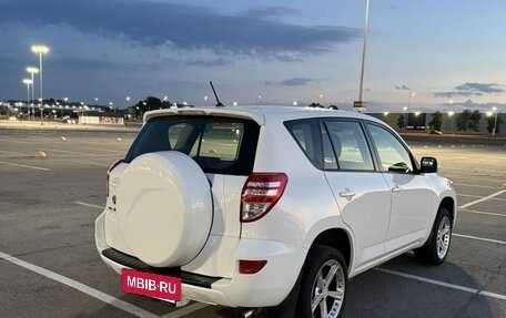 Toyota RAV4, 2010 год, 1 550 000 рублей, 2 фотография