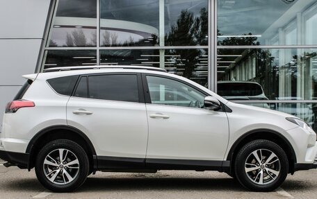Toyota RAV4, 2017 год, 2 030 000 рублей, 5 фотография