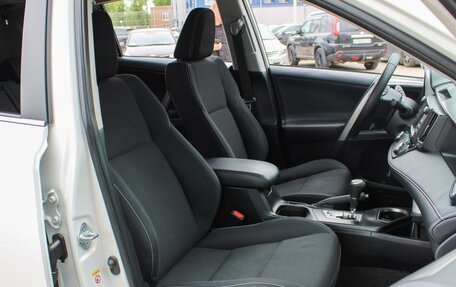 Toyota RAV4, 2017 год, 2 030 000 рублей, 10 фотография